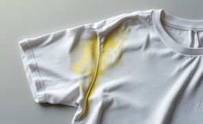 como tirar mancha de desodorante da blusa