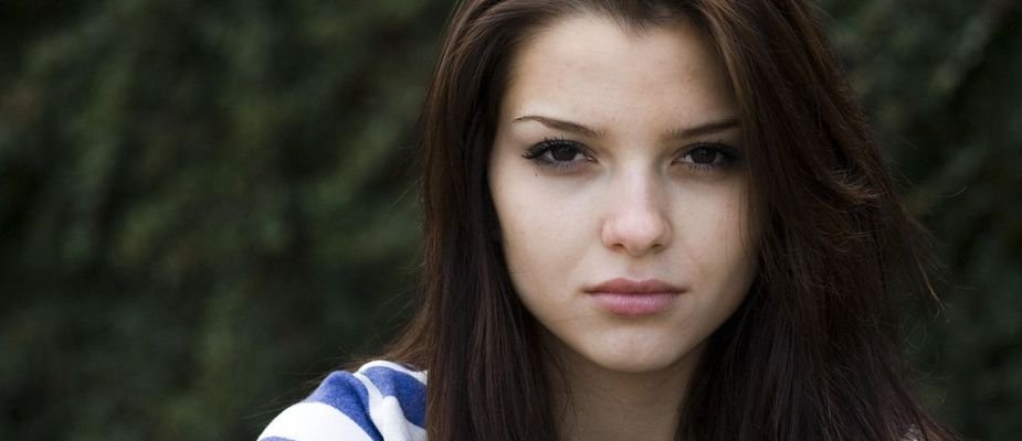 Moda anos 80 feminina: como criar looks retrô modernos com a Dezzato