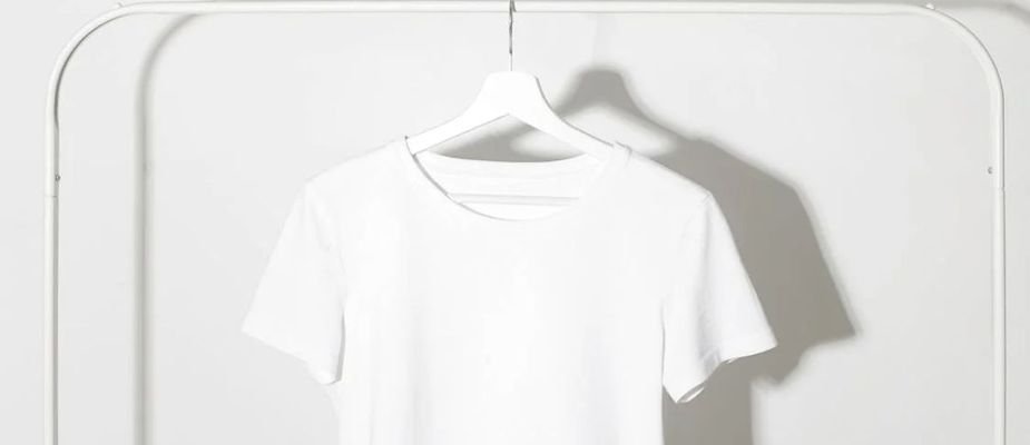 Como guardar camisetas para não deformar: guia completo!