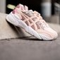 tenis rosa na calcada